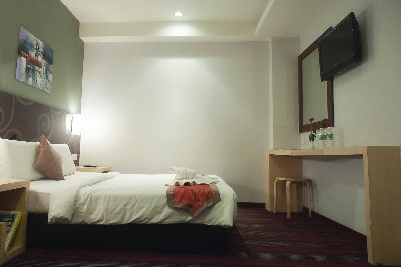 Katel Kuala Lumpur Formally Known As K Hotel מראה חיצוני תמונה